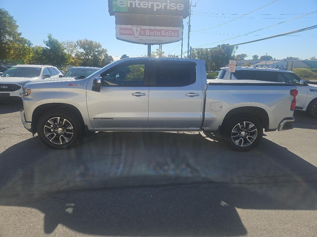Chevrolet Silverado 1500 4WD Crew Cab 147" LT w/1LT 2021