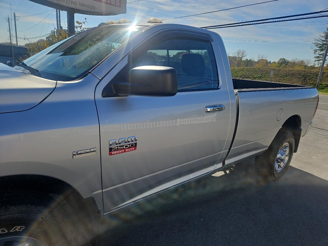 RAM 2500 4WD Reg Cab 140.5" SLT 2012