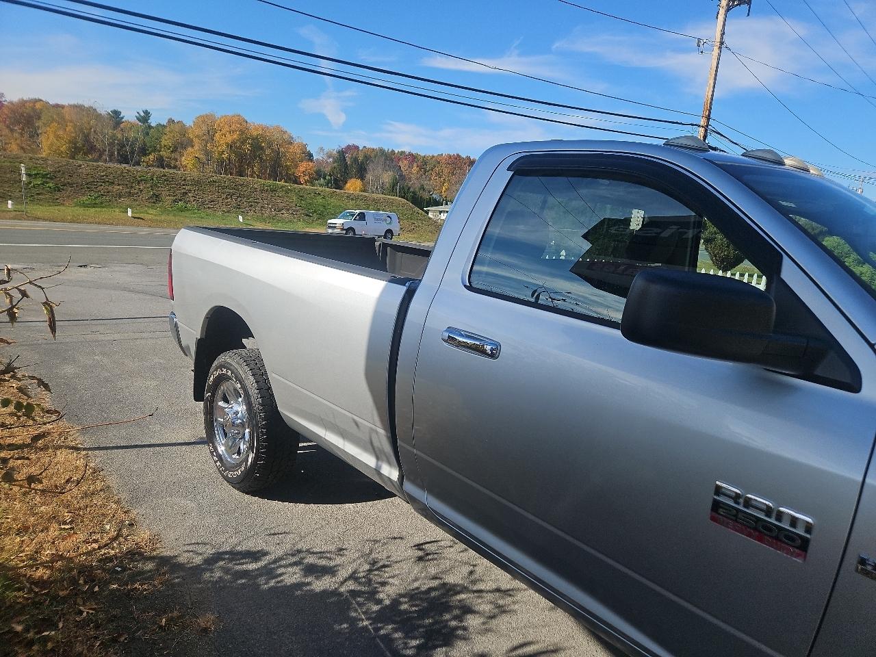 RAM 2500 4WD Reg Cab 140.5" SLT 2012