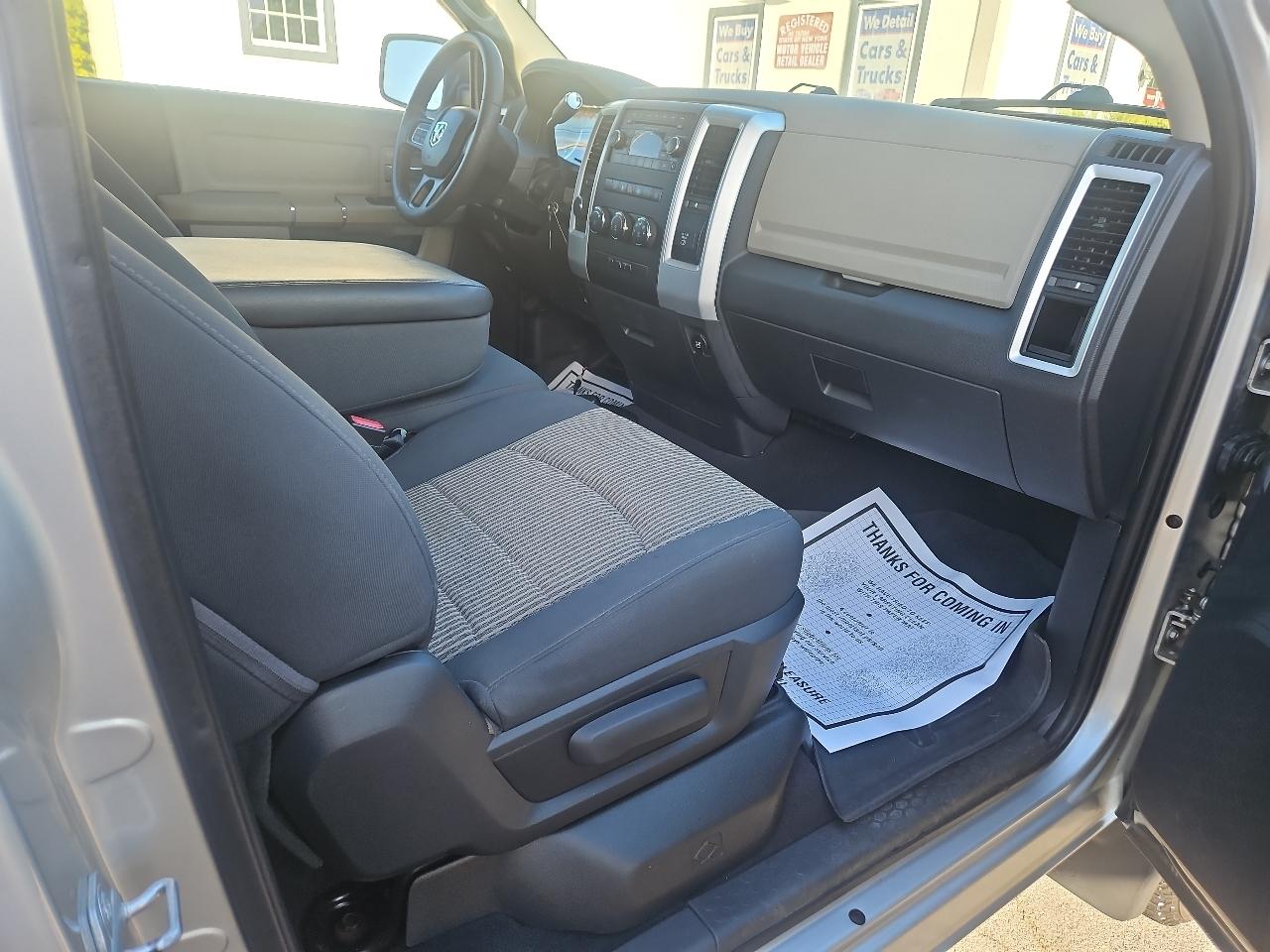 RAM 2500 4WD Reg Cab 140.5" SLT 2012