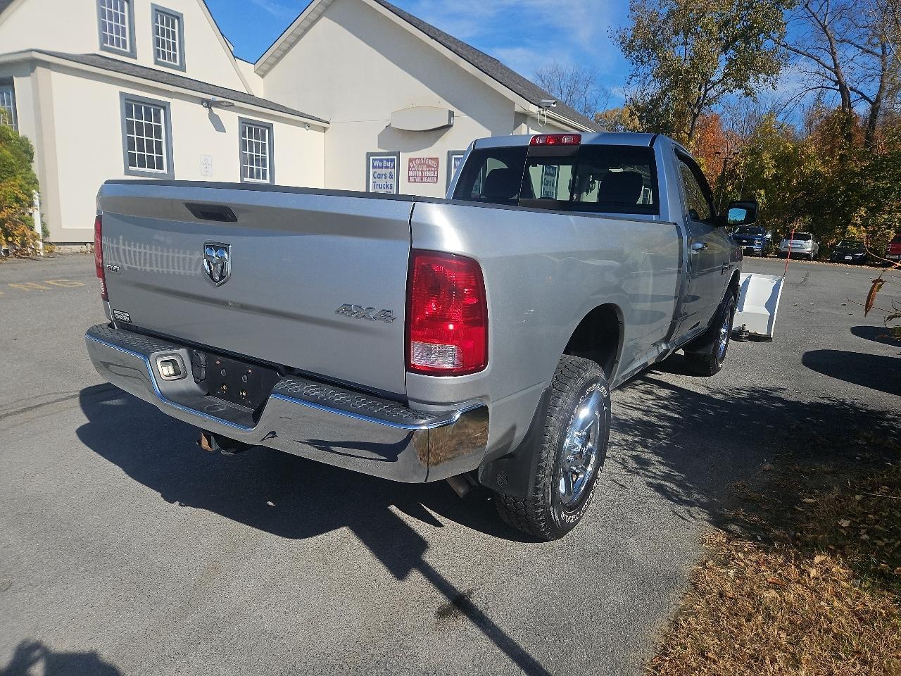 RAM 2500 4WD Reg Cab 140.5" SLT 2012