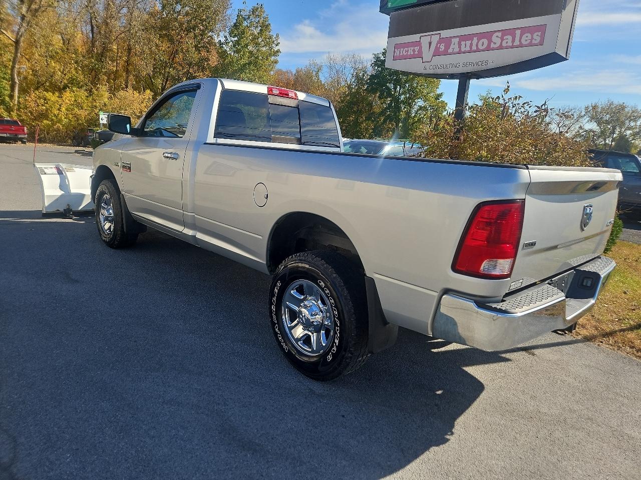 RAM 2500 4WD Reg Cab 140.5" SLT 2012