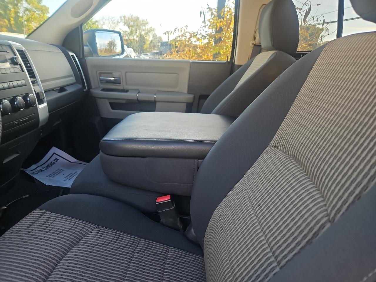 RAM 2500 4WD Reg Cab 140.5" SLT 2012