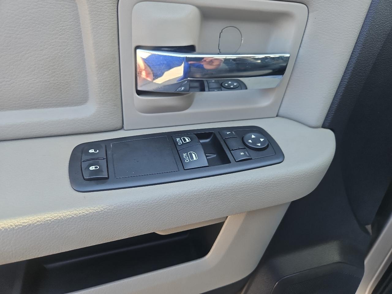 RAM 2500 4WD Reg Cab 140.5" SLT 2012