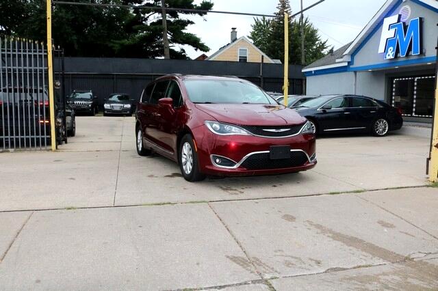 Chrysler Pacifica Touring-L FWD 2017
