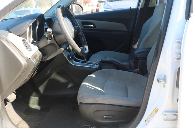 Chevrolet Cruze Limited 4dr Sdn Auto LT w/1LT 2016 Chevrolet Cruze Limited 4dr Sdn Auto LT w/1LT 2016