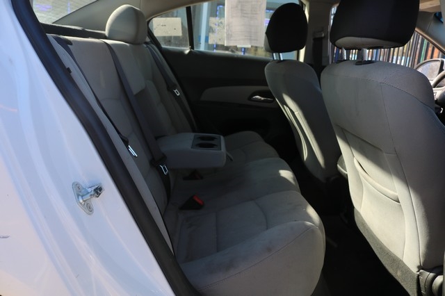 Chevrolet Cruze Limited 4dr Sdn Auto LT w/1LT 2016 Chevrolet Cruze Limited 4dr Sdn Auto LT w/1LT 2016