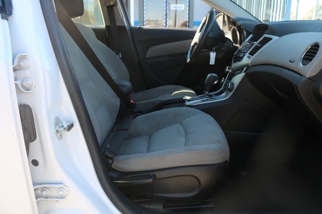 Chevrolet Cruze Limited 4dr Sdn Auto LT w/1LT 2016 Chevrolet Cruze Limited 4dr Sdn Auto LT w/1LT 2016