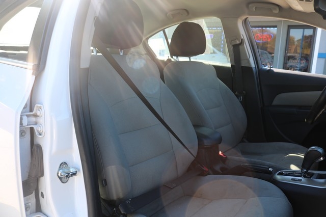 Chevrolet Cruze Limited 4dr Sdn Auto LT w/1LT 2016 Chevrolet Cruze Limited 4dr Sdn Auto LT w/1LT 2016