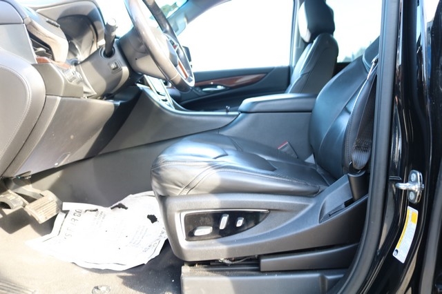 Cadillac Escalade 4WD 4dr Luxury 2019