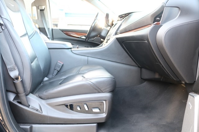 Cadillac Escalade 4WD 4dr Luxury 2019