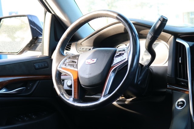 Cadillac Escalade 4WD 4dr Luxury 2019