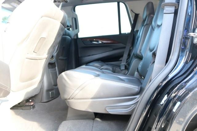 Cadillac Escalade 4WD 4dr Luxury 2019