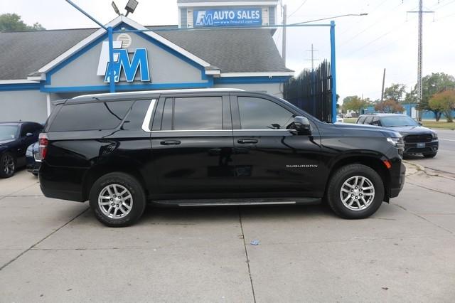 Chevrolet Suburban 4WD 4dr LT 2022