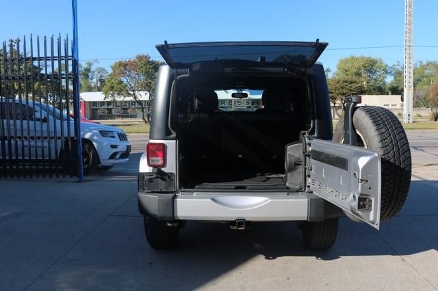 Jeep Wrangler Unlimited 4WD 4dr Sahara 2013