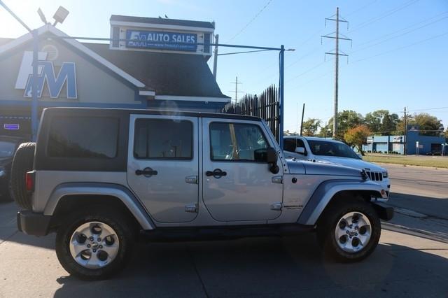 Jeep Wrangler Unlimited 4WD 4dr Sahara 2013