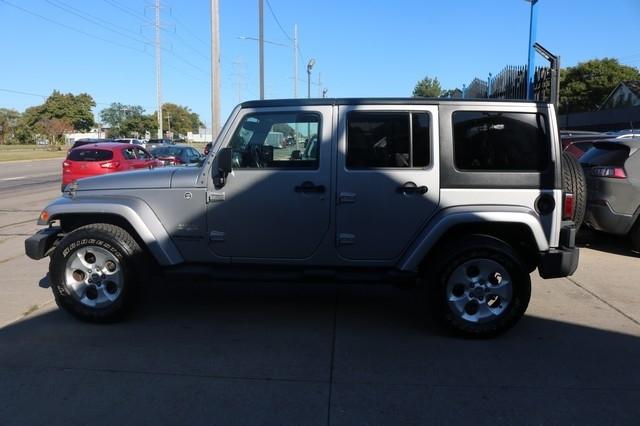 Jeep Wrangler Unlimited 4WD 4dr Sahara 2013