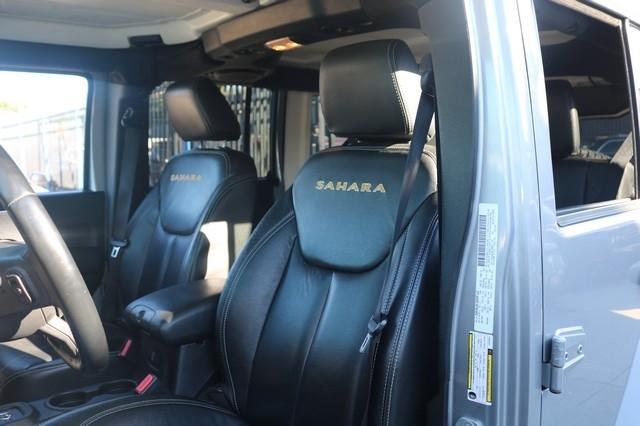 Jeep Wrangler Unlimited 4WD 4dr Sahara 2013