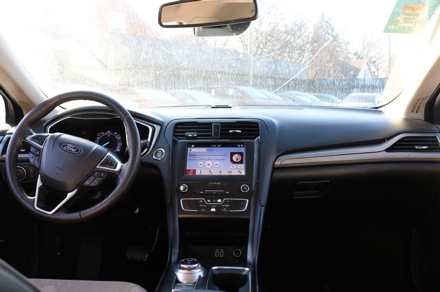 Ford Fusion SE FWD 2019