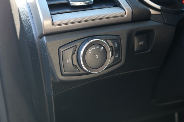 Ford Fusion SE FWD 2019