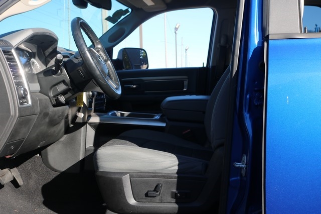 RAM 1500 Classic Lone Star 4x2 Crew Cab 5'7" Box 2019 RAM 1500 Classic Lone Star 4x2 Crew Cab 5'7" Box 2019