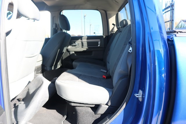 RAM 1500 Classic Lone Star 4x2 Crew Cab 5'7" Box 2019 RAM 1500 Classic Lone Star 4x2 Crew Cab 5'7" Box 2019