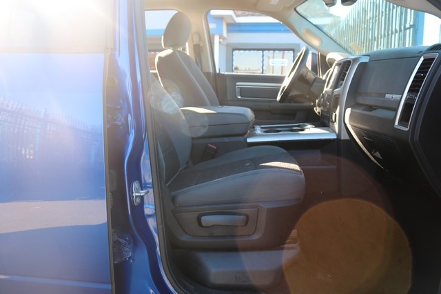 RAM 1500 Classic Lone Star 4x2 Crew Cab 5'7" Box 2019 RAM 1500 Classic Lone Star 4x2 Crew Cab 5'7" Box 2019