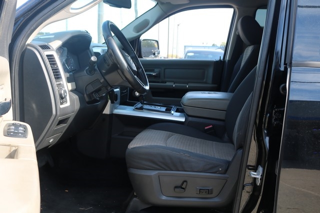 RAM 1500 4WD Crew Cab 140.5" Big Horn 2012 RAM 1500 4WD Crew Cab 140.5" Big Horn 2012