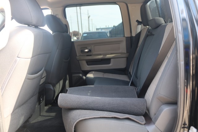 RAM 1500 4WD Crew Cab 140.5" Big Horn 2012 RAM 1500 4WD Crew Cab 140.5" Big Horn 2012