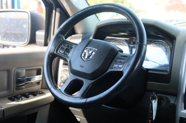 RAM 1500 4WD Crew Cab 140.5" Big Horn 2012 RAM 1500 4WD Crew Cab 140.5" Big Horn 2012