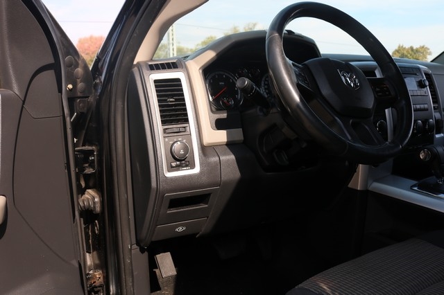 RAM 1500 4WD Crew Cab 140.5" Big Horn 2012 RAM 1500 4WD Crew Cab 140.5" Big Horn 2012