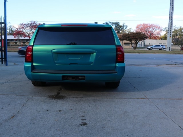 Chevrolet Suburban 4WD 4dr 1500 LT 2017 Chevrolet Suburban 4WD 4dr 1500 LT 2017