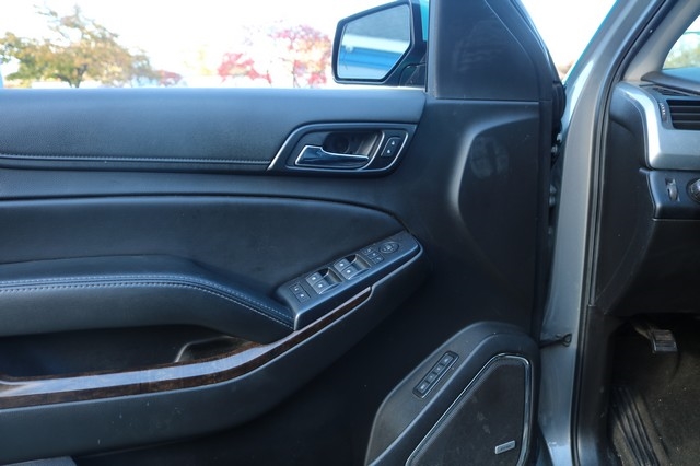 Chevrolet Suburban 4WD 4dr 1500 LT 2017 Chevrolet Suburban 4WD 4dr 1500 LT 2017