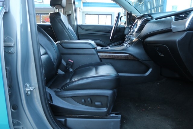 Chevrolet Suburban 4WD 4dr 1500 LT 2017 Chevrolet Suburban 4WD 4dr 1500 LT 2017