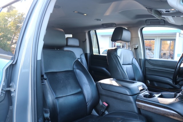 Chevrolet Suburban 4WD 4dr 1500 LT 2017 Chevrolet Suburban 4WD 4dr 1500 LT 2017