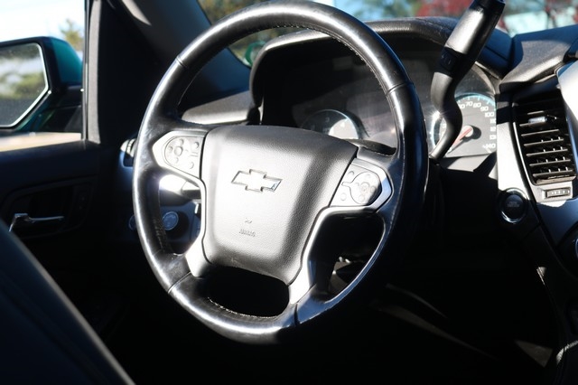 Chevrolet Suburban 4WD 4dr 1500 LT 2017 Chevrolet Suburban 4WD 4dr 1500 LT 2017