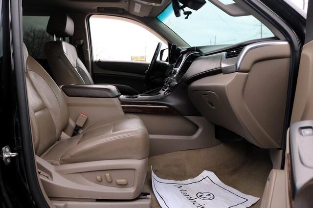 Chevrolet Suburban 4WD 4dr 1500 LT 2017