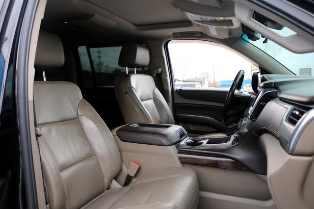 Chevrolet Suburban 4WD 4dr 1500 LT 2017