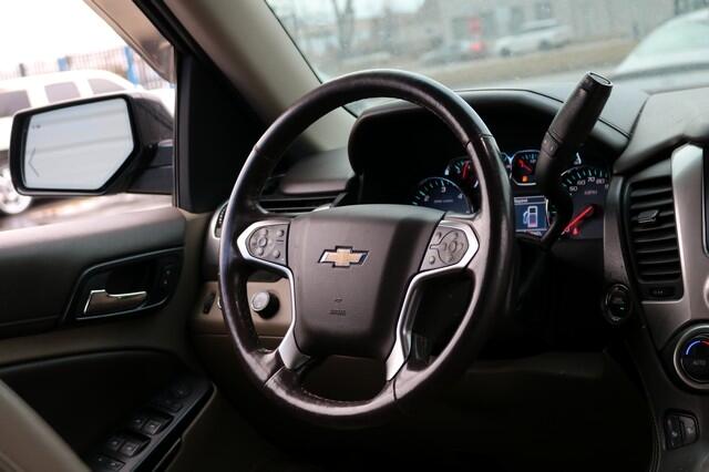 Chevrolet Suburban 4WD 4dr 1500 LT 2017