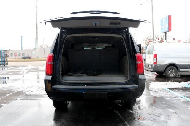 Chevrolet Suburban 4WD 4dr 1500 LT 2017
