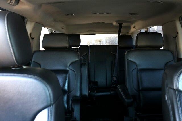 Chevrolet Suburban 4WD 4dr 1500 LT 2017