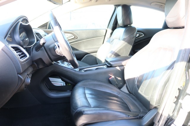 Chrysler 200 4dr Sdn C FWD 2015