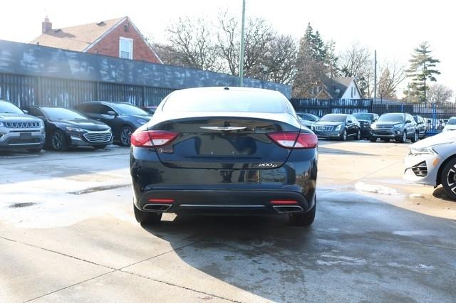 Chrysler 200 4dr Sdn C FWD 2015