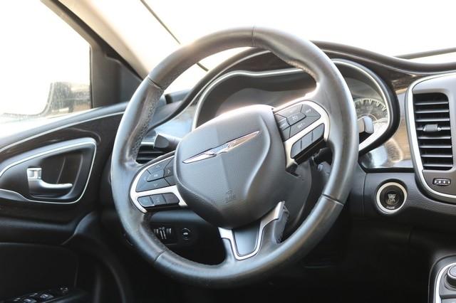 Chrysler 200 4dr Sdn C FWD 2015