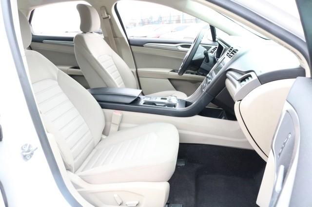 Ford Fusion Hybrid SE FWD 2019