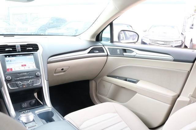 Ford Fusion Hybrid SE FWD 2019