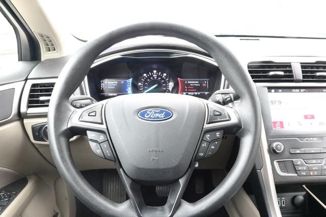 Ford Fusion Hybrid SE FWD 2019