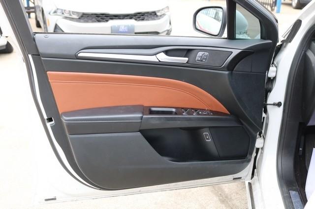 Ford Fusion Hybrid Titanium FWD 2019