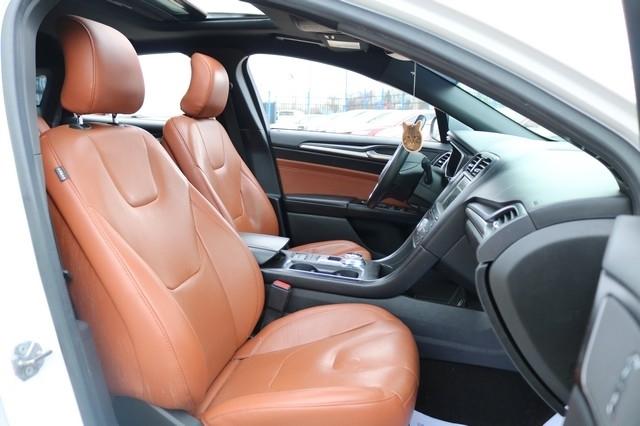 Ford Fusion Hybrid Titanium FWD 2019