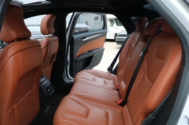 Ford Fusion Hybrid Titanium FWD 2019